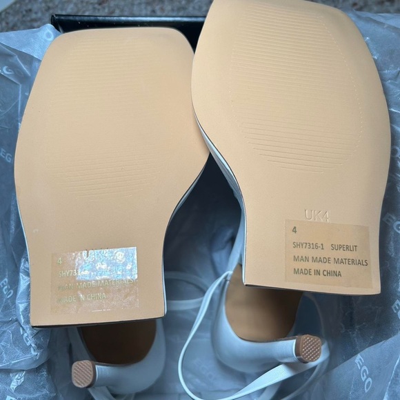 White lace up square platform stiletto heel - Picture 3 of 4